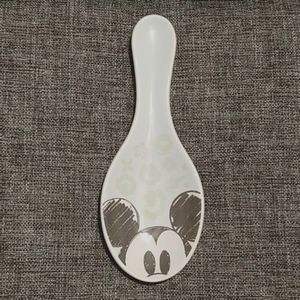 Mickey Mouse sketch style spoon rest.